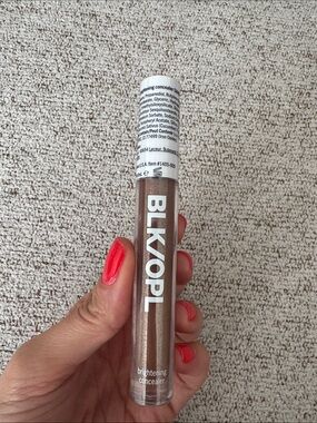 Brightening Concealer -  Sandy Brown